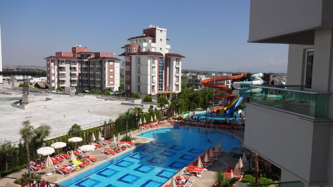 Ausblick aus Hotelzimmer 3 Etage Wyndham Garden Lara