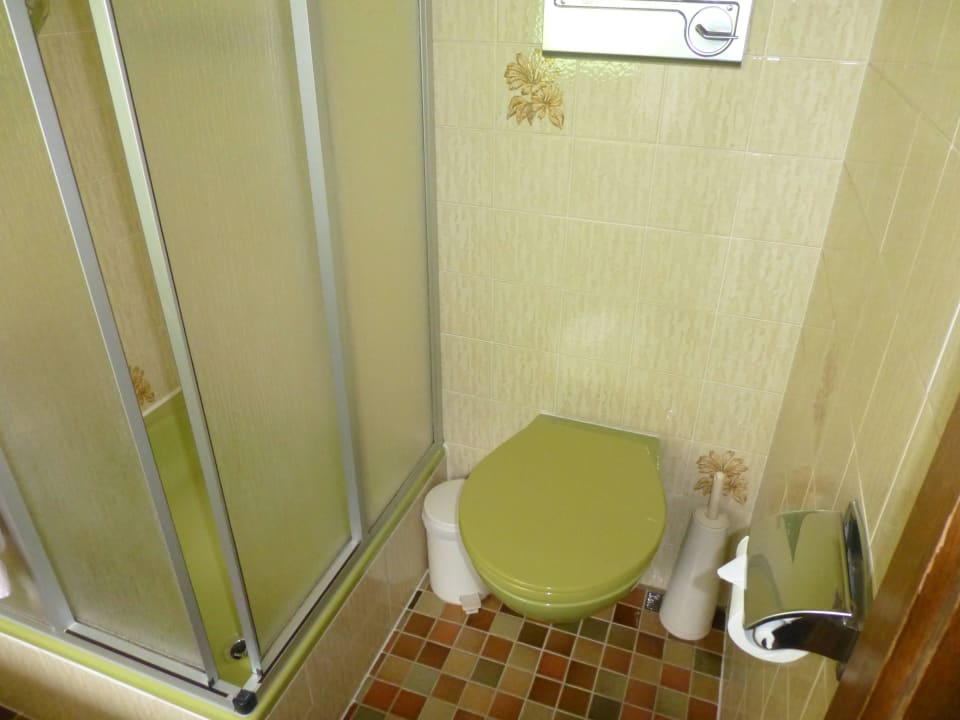 Badezimmer im Zi 23 Landhaus Spielmannsau