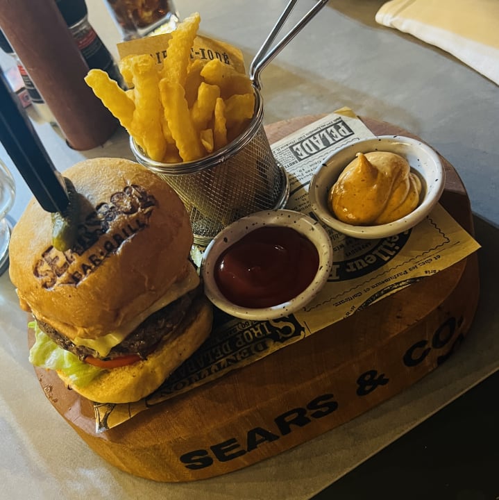 Gastro Four Points by Sheraton Phuket Patong Beach Resort