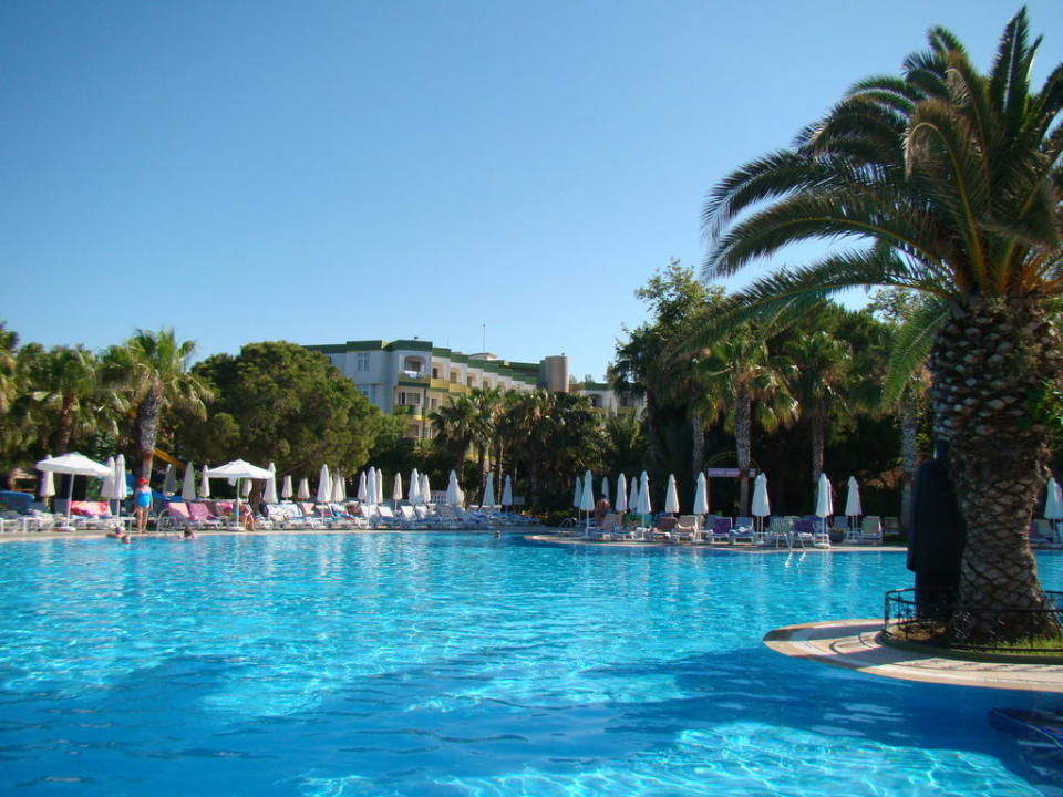 Основной бассейн Botanik Hotel & Resort