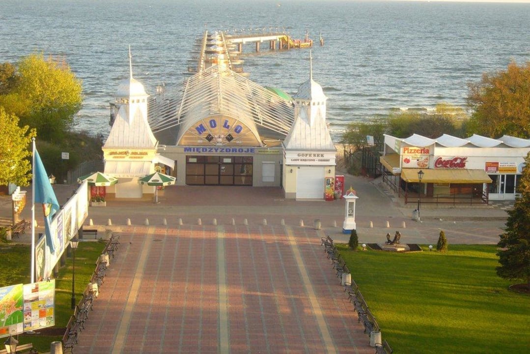 Blick vom Hotel zur Seebrücke Hotel Aurora Family & SPA