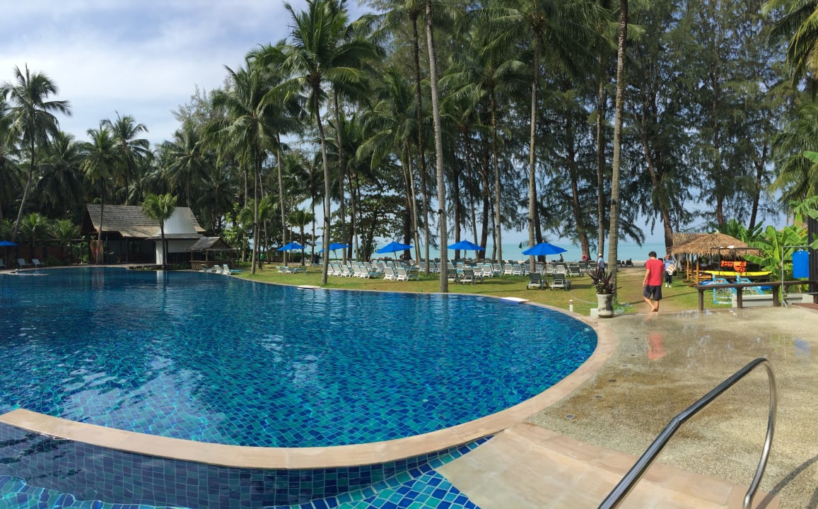 Pool Outrigger Khao Lak Beach Resort
