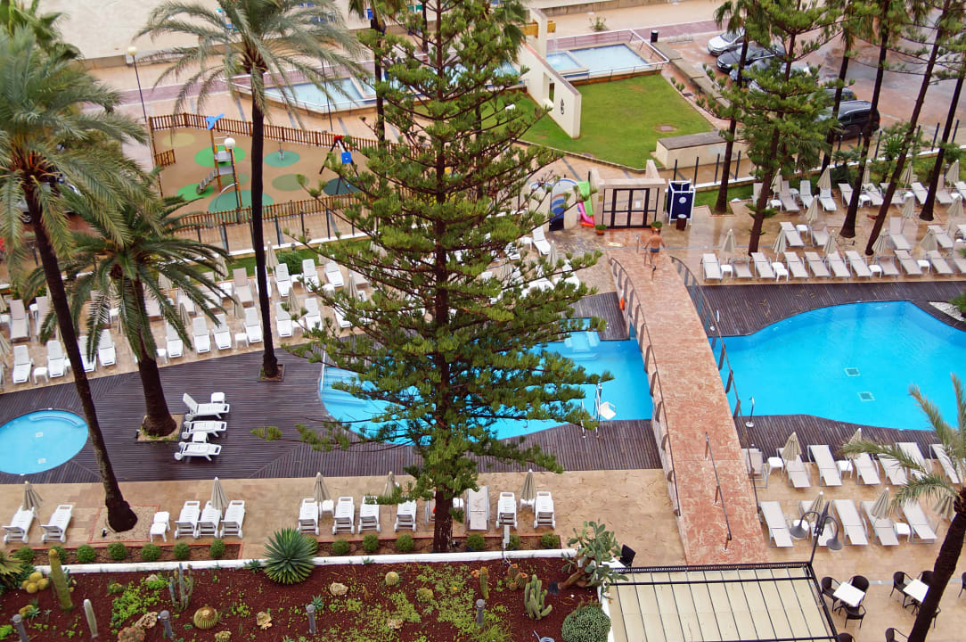 Hotel-Pool & Strand am Regentag CM Playa del Moro