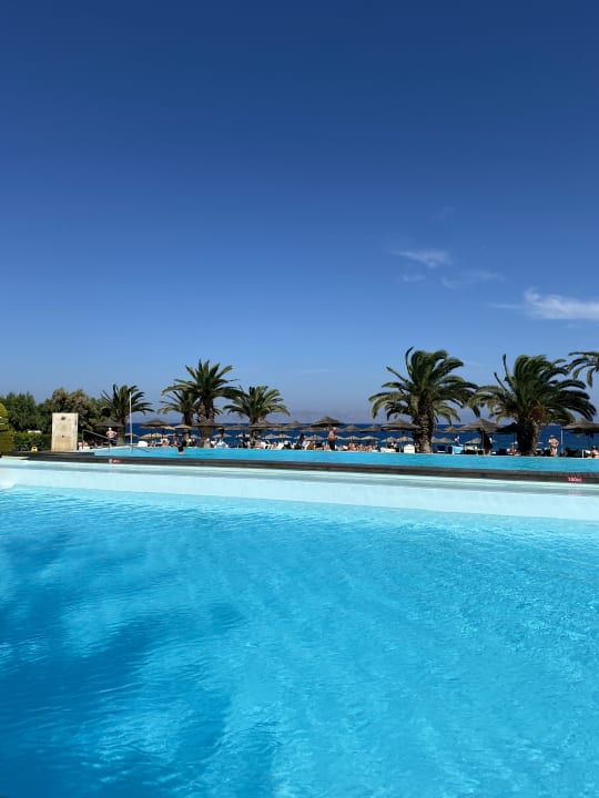 Pool The Ixian Grand & All Suites