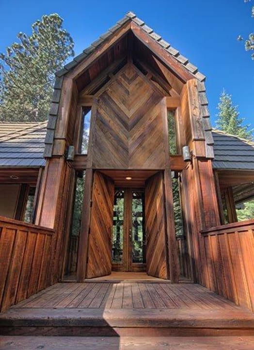 Little Ahwahnee Inn Yosemite Entry Little Ahwahnee Inn Yosemite