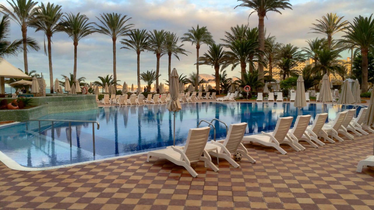 Hotel Riu Palace Tres Islas  Hotel Riu Palace Tres Islas