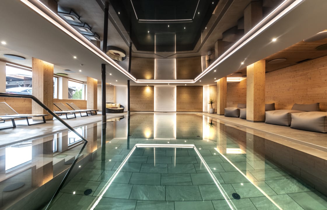 Pool Martina Breakfast Lodge