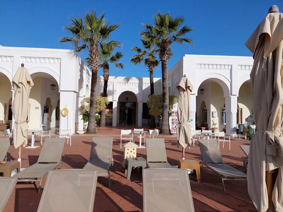 Pool Hotel Medina Belisaire & Thalasso