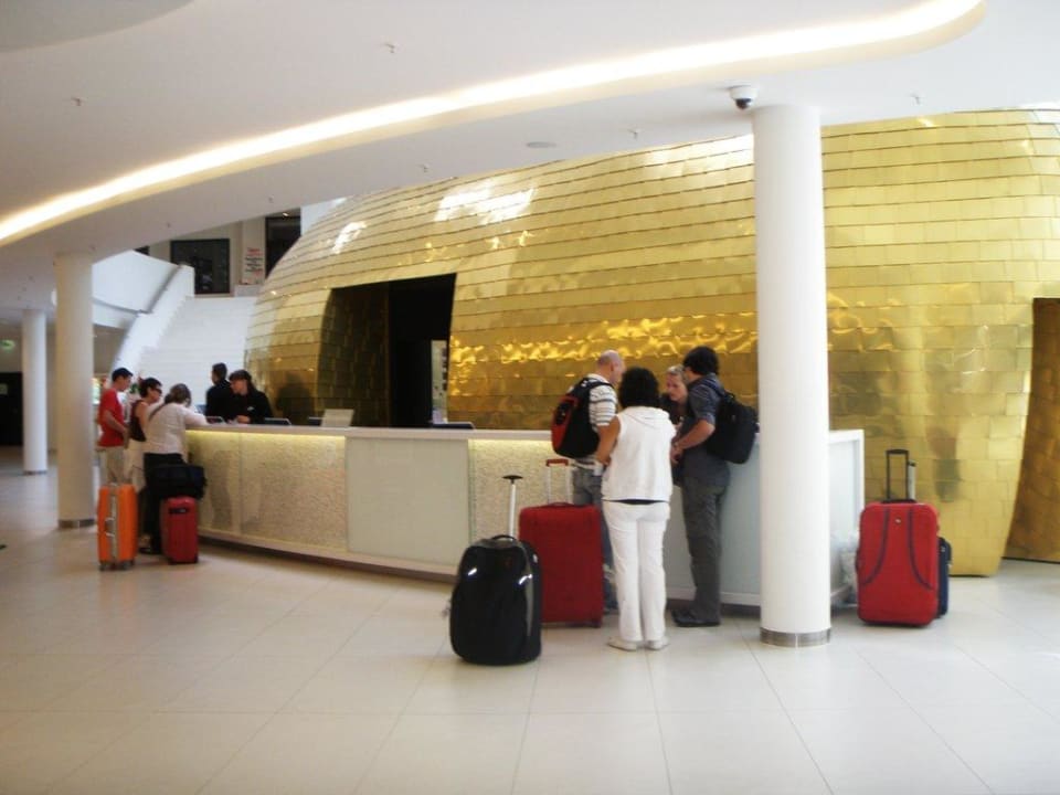 Rezeption Vienna House by Wyndham Andel's Berlin