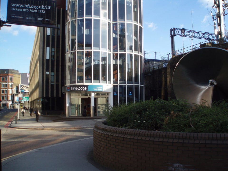 Hoteleingang Travelodge London Central Tower Bridge