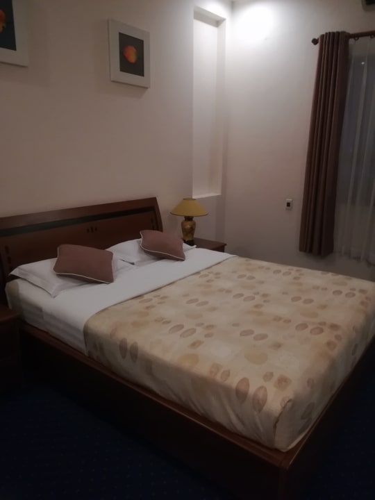 Zimmer Chau Pho Hotel