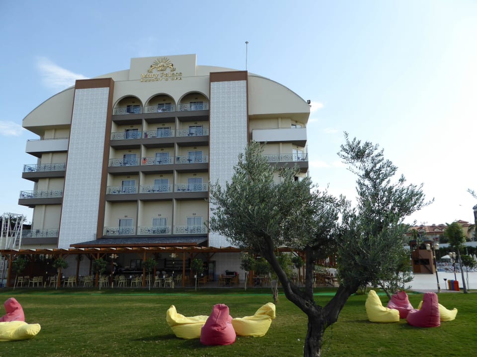 Außenansicht Mary Hotel Side