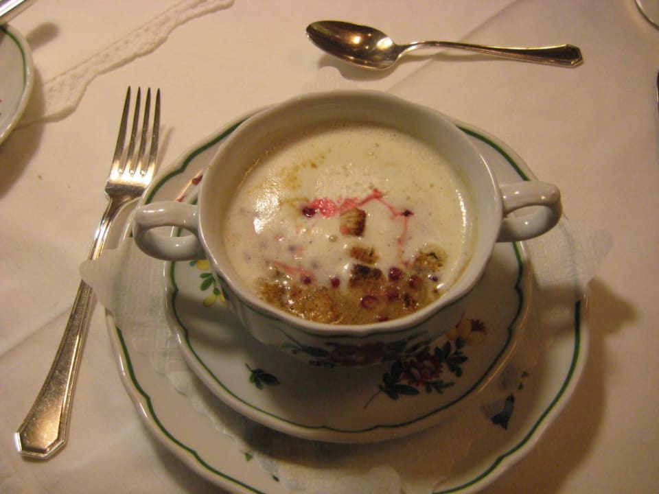 Auerhahn´s beliebte Wildcremesuppe Wellnesshotel Forsthaus Auerhahn