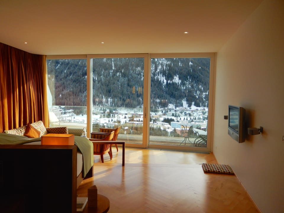 Panoramafensterfront Waldhotel & SPA Davos - for body & soul