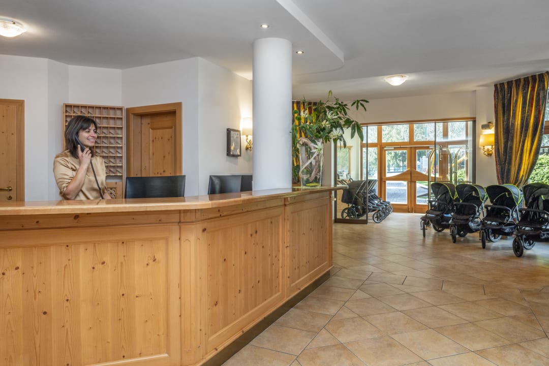 Lobby Family Hotel Adriana