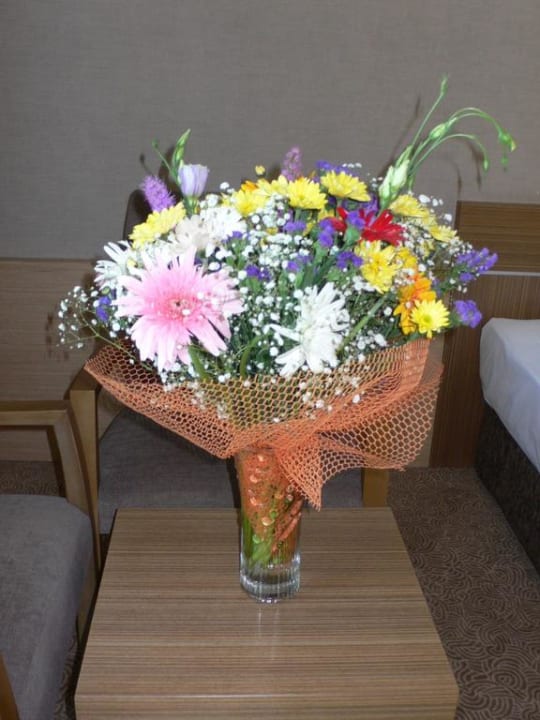 Blumenstrauß im Zimmer Sunis Kumköy Beach Resort Hotel & Spa