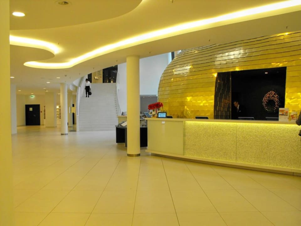 Rezeption Vienna House by Wyndham Andel's Berlin