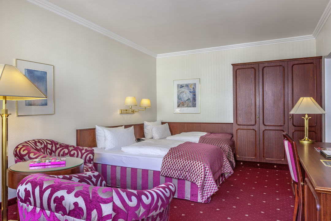 Zimmer Bernstein Villa Kastania