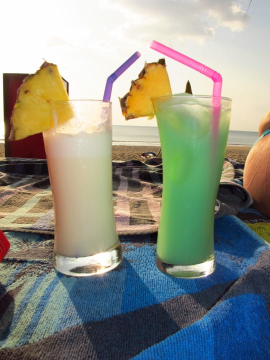 Cocktails Hotel Lanta Castaway Resort