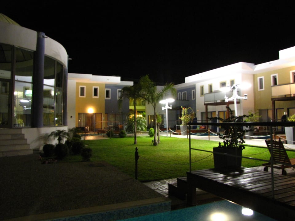 Wygląd zewnętrzny nocą All Senses Ocean Blue Sea Side Resort & Spa
