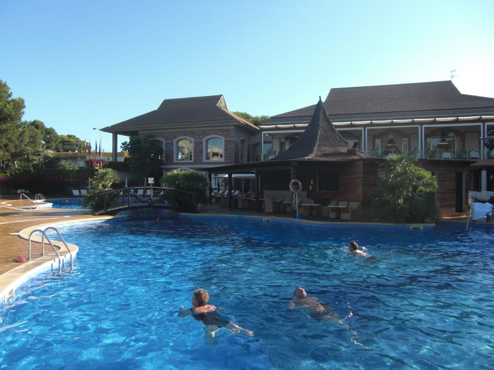 Sauberer Pool VIVA Cala Mesquida Suites & Spa 16+