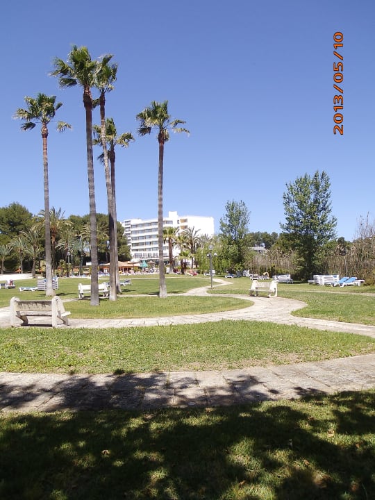 Große Gartenanlage mit Pool Hotel Exagon Park