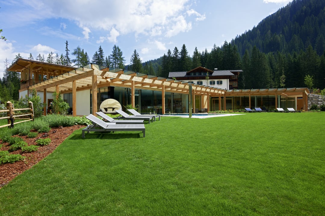 Außenansicht Hotel Dolomitenhof & Chalet Alte Post