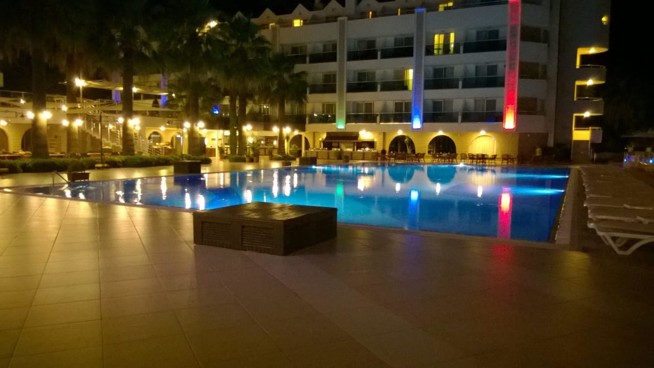Bei Nacht Turunc Resort Hotel