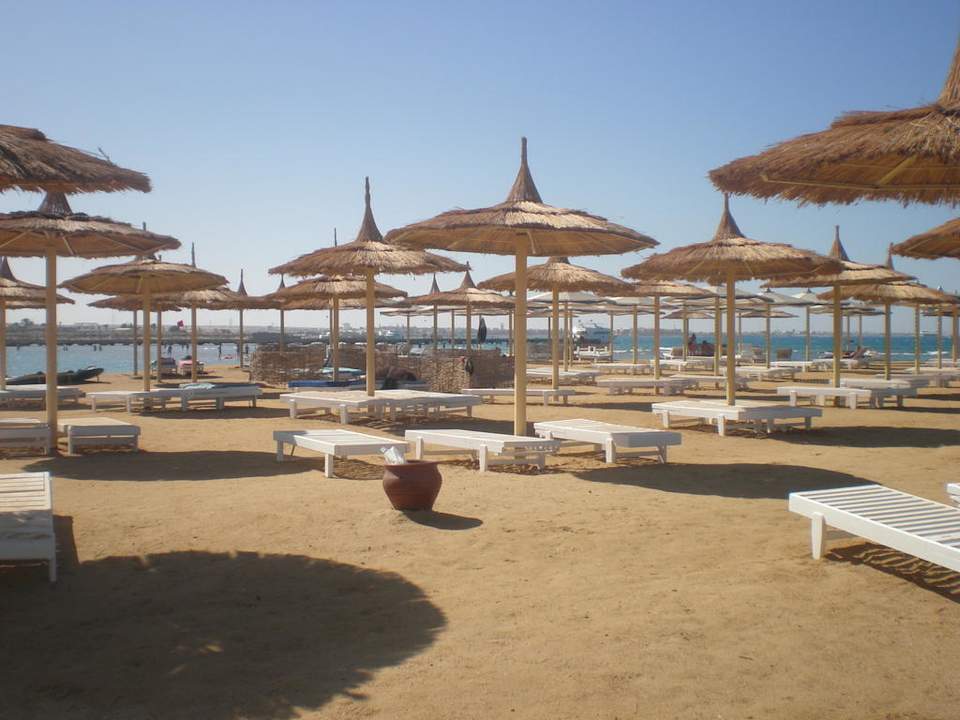 Am Strand Pickalbatros Alf Leila Wa Leila Resort - Neverland Hurghada