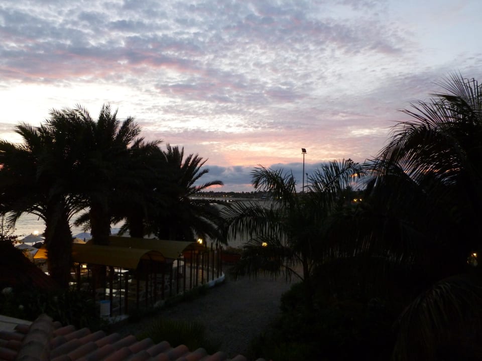 Hotelstrand Sonnenuntergang Odjo d'Água