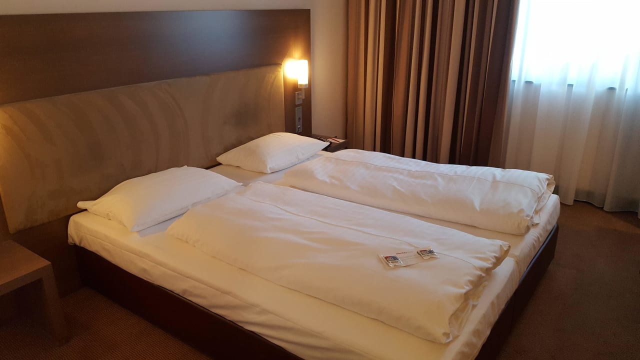 Bett IntercityHotel Mannheim