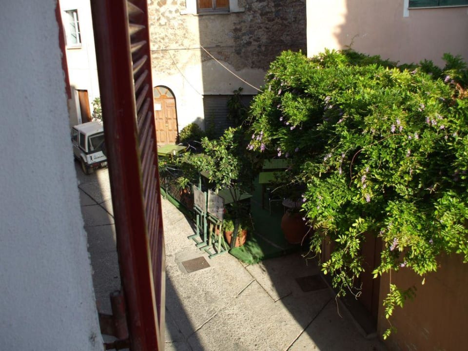 Terrasse des Hotels Hotel Su Barchile