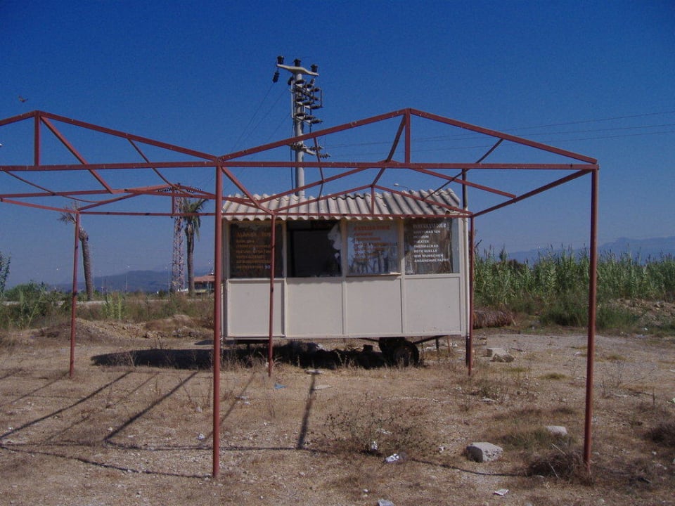 Vor dem Hotel TUI BLUE Xanthe