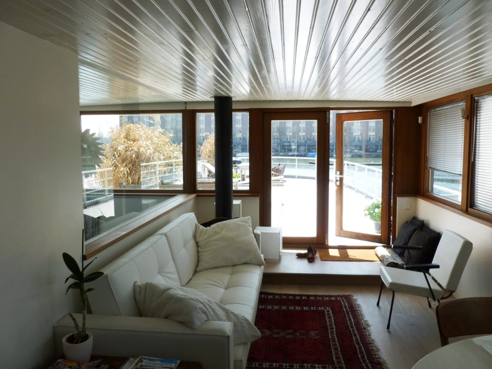 Aufenthaltsbereich der Somoya Somoya's Saloon