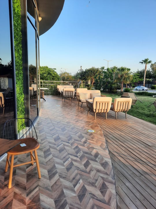 Gastro Side Square Hotel