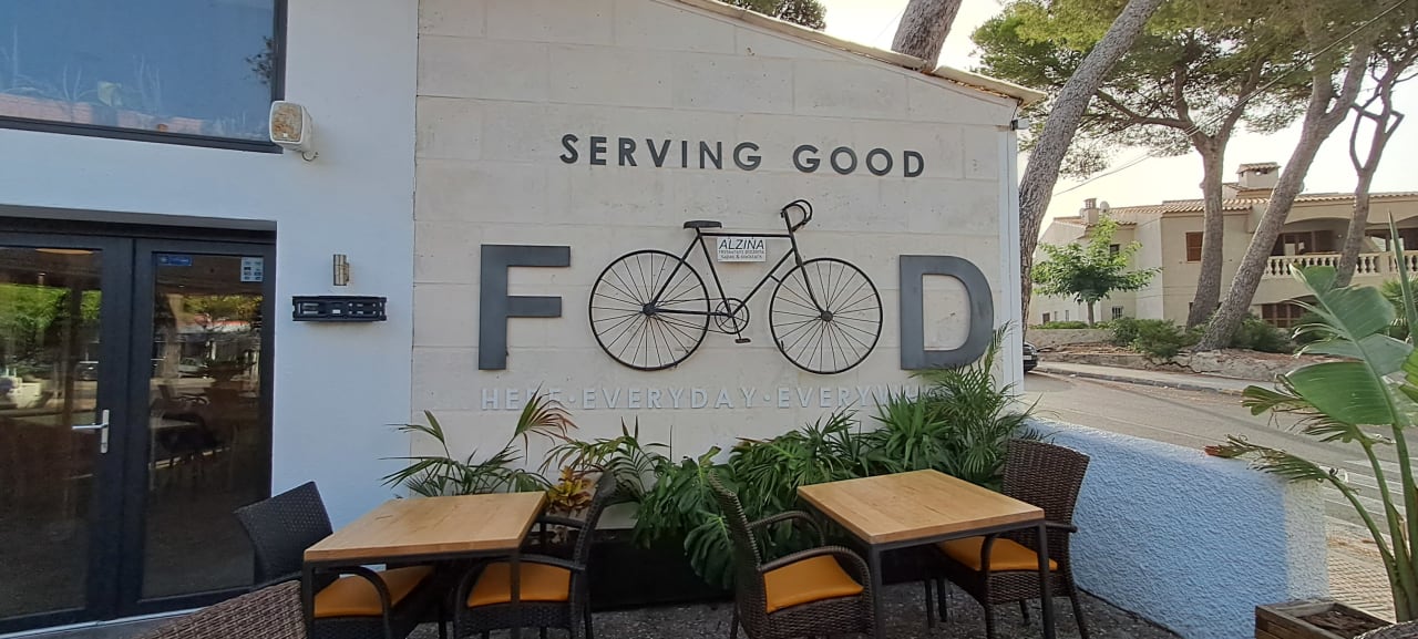 Außenansicht Hostel Alcina