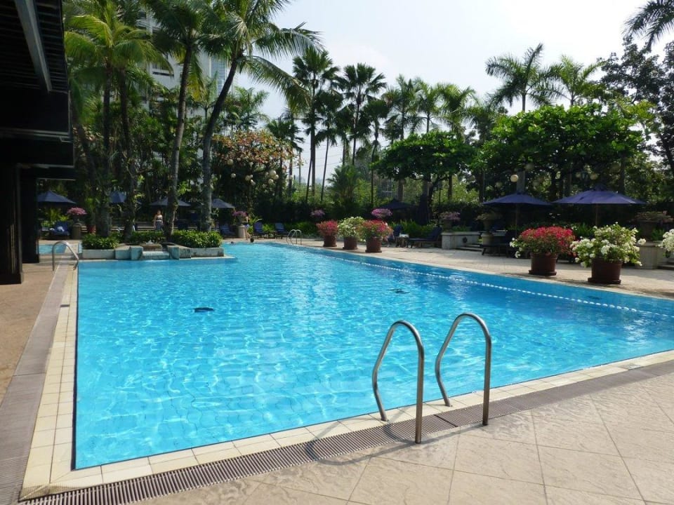 Rechteckiger Pool Hotel The Peninsula Manila