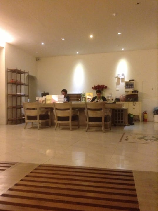 Lobby wie am Foto - ganz im Gegensatz zum Rest! Resort Green Island Bali