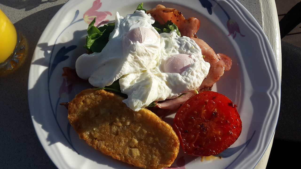 Frühstück Corinella On The Esplande Bed & Breakfast