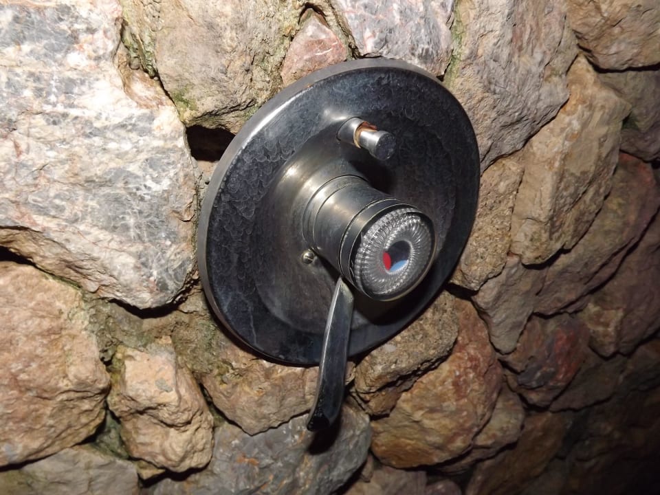 Luxoriöse Dusche The Fair House Beach Resort