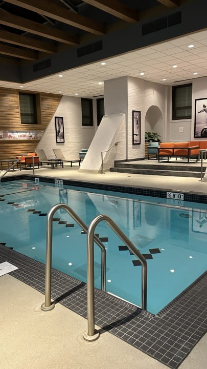 Pool Palmer House A Hilton Hotel