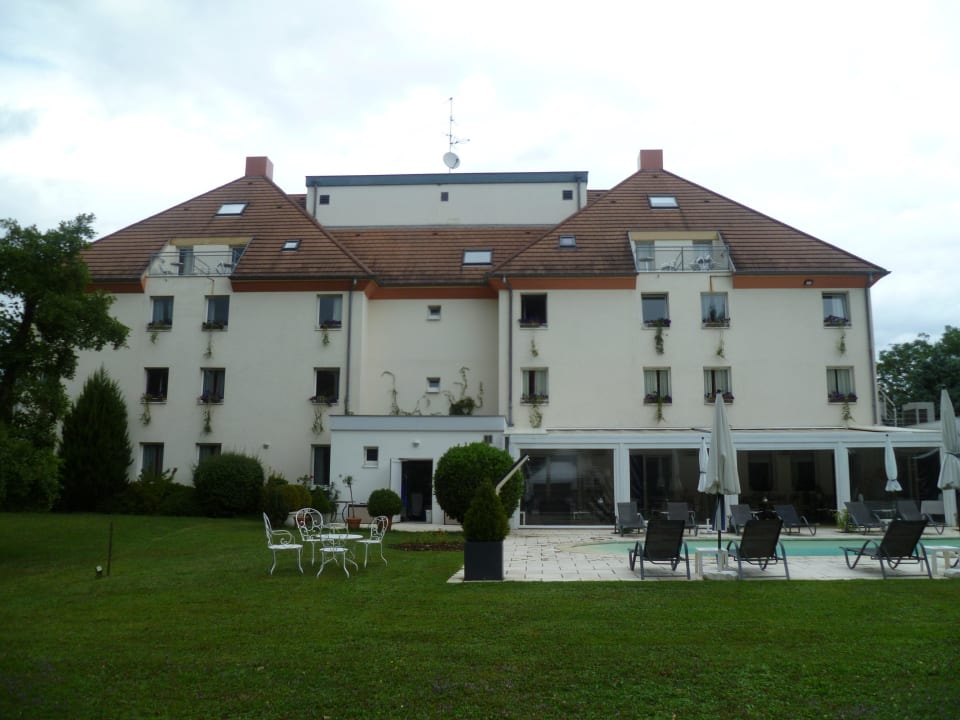 Von vorne sieht es genauso aus Hotel Les Jardins D'adalric