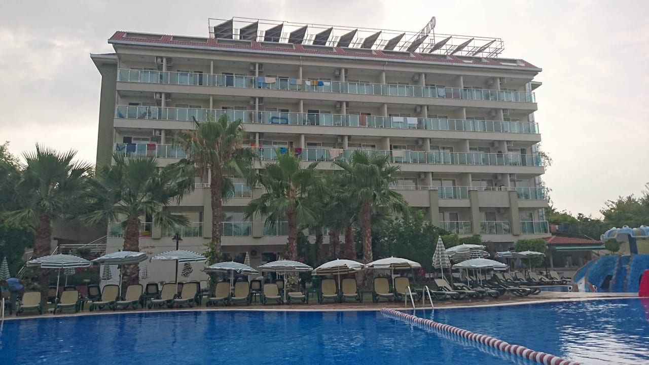 5er Block am Aktion Pool Hotel Gardenia Beach