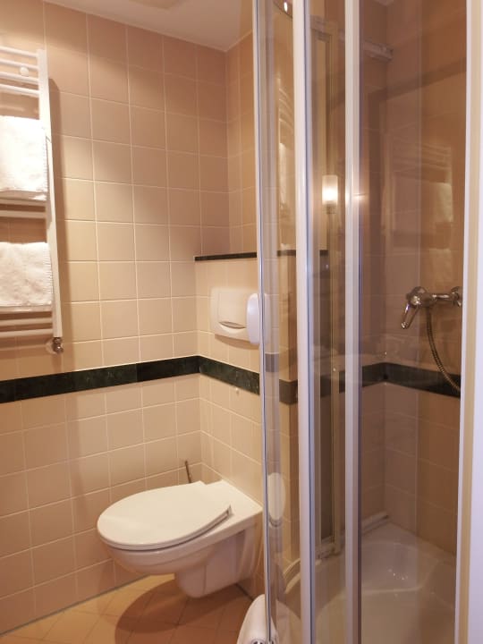 Badezimmer 1 Naturresort & Spa Schindelbruch