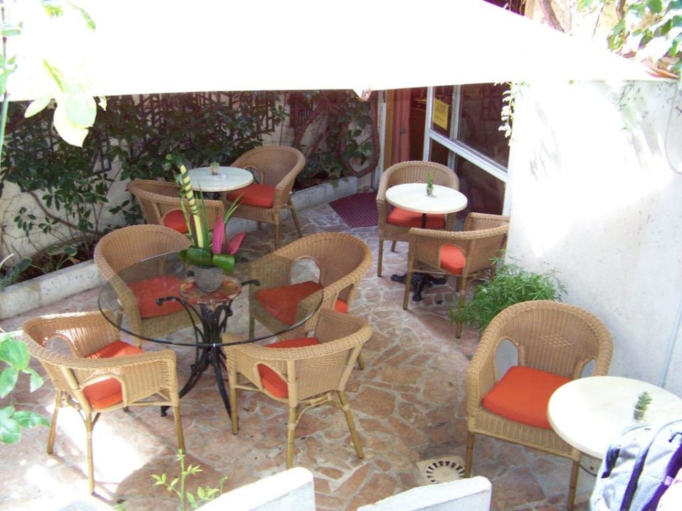 Blick in den Hof Hotel Le Dauphin