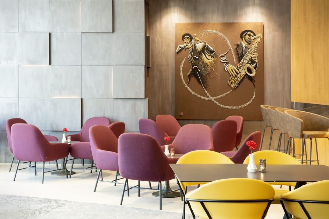 Lobby Hilton Garden Inn Tirana
