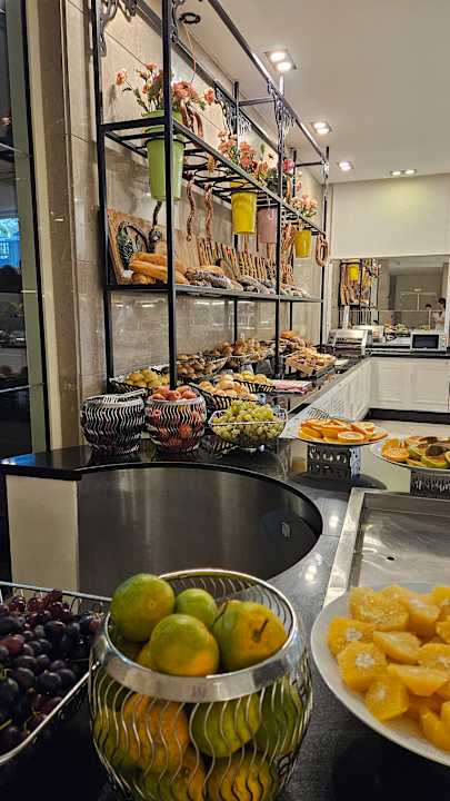 Gastro Well Palace Side