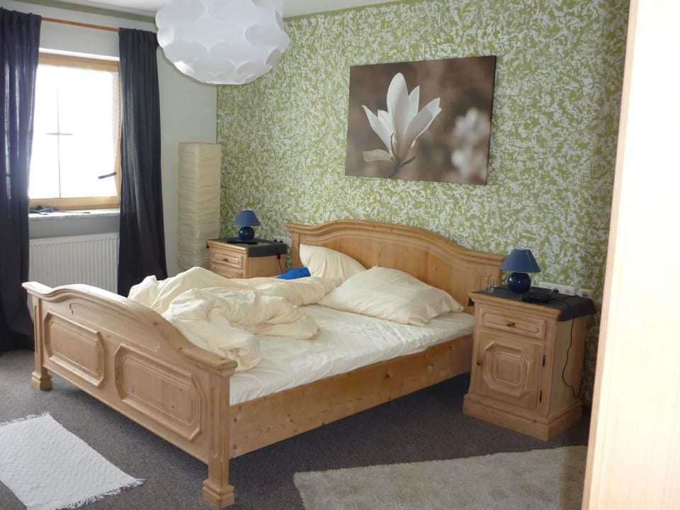 War kurz vor der Abreise,deshalb ist das Bett nicht gemacht. Hotel Berggasthof Weingarten