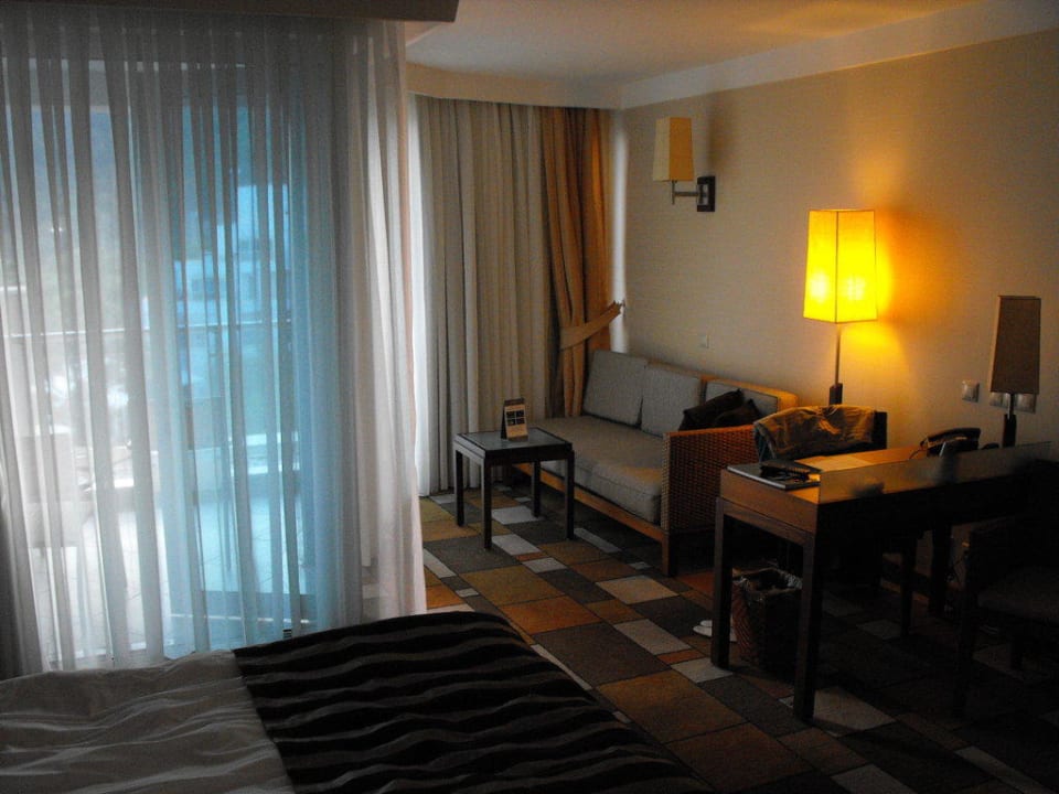 Zimmer mit Ausgang zum Balkon Rixos Sungate