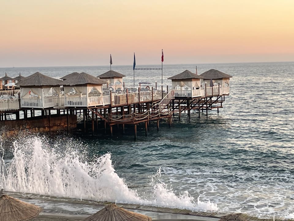 Strand Aria Resort & Spa